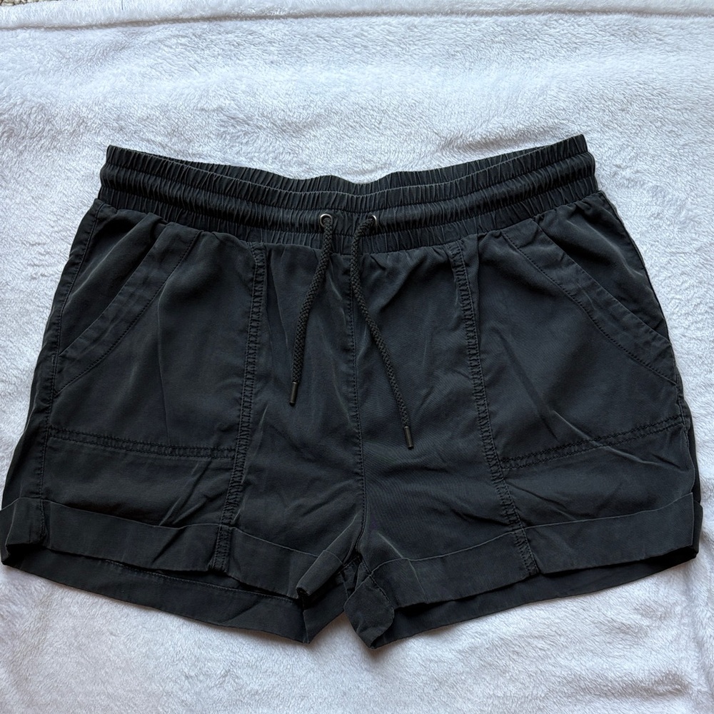 Universal Thread Black Women's Cargo Shorts